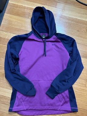 Nike Therma Fit Two-Tone Purple & Black Hoodie Size Medium